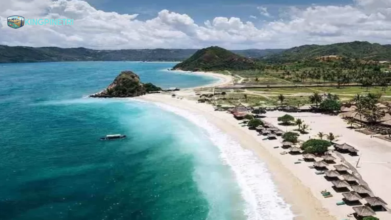 Panduan Lengkap Wisata Pantai Kuta Lombok 2025: Keindahan, Aktivitas, dan Tips Hemat